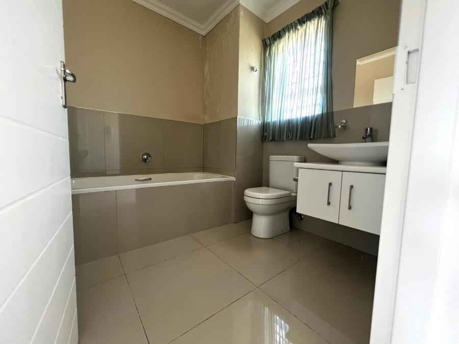 To Let 2 Bedroom Property for Rent in Charlo Eastern Cape